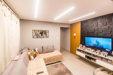 Casa à venda com 150m², 2 quartos e 3 vagas Casa à venda com 150m², 2 quartos e 3 vagasSala