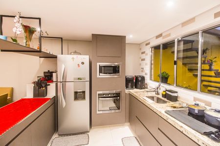 Casa à venda com 150m², 2 quartos e 3 vagas Casa à venda com 150m², 2 quartos e 3 vagasCozinha
