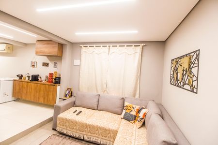 Casa à venda com 150m², 2 quartos e 3 vagas Casa à venda com 150m², 2 quartos e 3 vagasSala