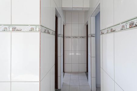 Corredor de apartamento para alugar com 2 quartos, 45m² em Minas Caixa, Belo Horizonte