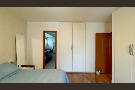 Apartamento à venda com 170m², 3 quartos e 2 vagasSuíte 2