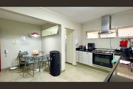 Apartamento à venda com 170m², 3 quartos e 2 vagasCozinha