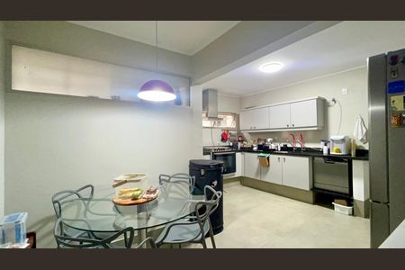 Apartamento à venda com 170m², 3 quartos e 2 vagasCopa