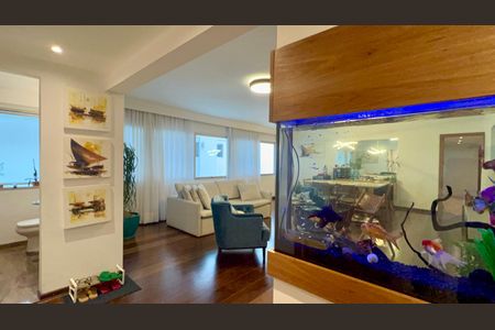 Apartamento à venda com 170m², 3 quartos e 2 vagasEntrada