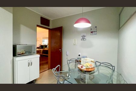 Apartamento à venda com 170m², 3 quartos e 2 vagasCopa