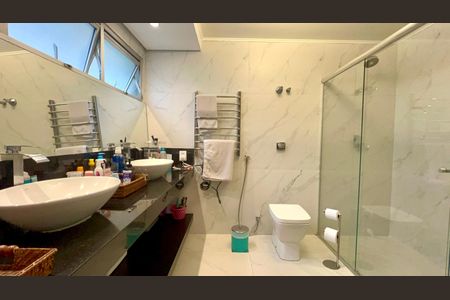 Apartamento à venda com 170m², 3 quartos e 2 vagasBanheiro da Suíte 2