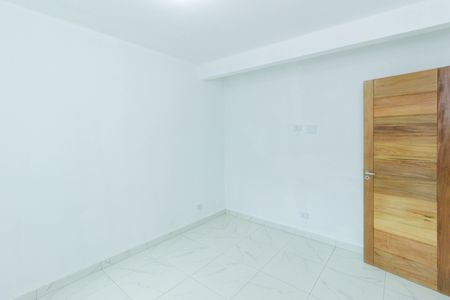 Quarto 2 de apartamento para alugar com 2 quartos, 66m² em Vila Zat, São Paulo