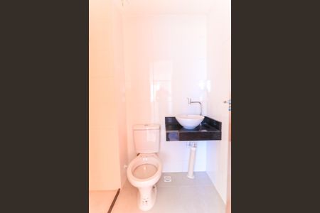 Banheiro de apartamento para alugar com 2 quartos, 36m² em Inhaúma, Rio de Janeiro