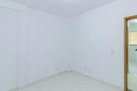 Quarto 1 de apartamento para alugar com 2 quartos, 64m² em Vila Zat, São Paulo
