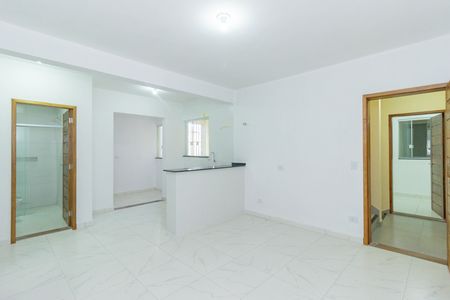 Sala de apartamento para alugar com 2 quartos, 64m² em Vila Zat, São Paulo