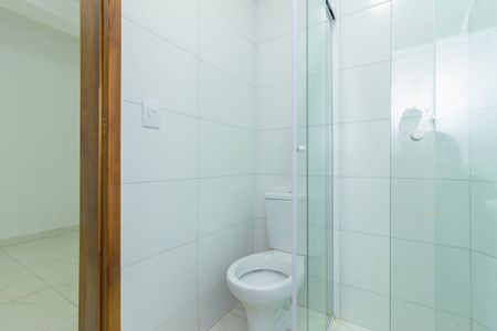 Banheiro de apartamento para alugar com 1 quarto, 50m² em Vila Zat, São Paulo
