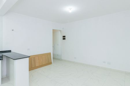 Sala de casa de condomínio para alugar com 1 quarto, 70m² em Vila Zat, São Paulo