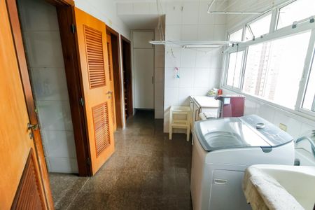 Apartamento à venda com 256m², 4 quartos e 4 vagasÁrea de Serviço