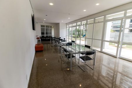 Apartamento à venda com 256m², 4 quartos e 4 vagasÁrea comum - Salão de festas
