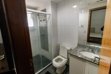 Apartamento à venda com 256m², 4 quartos e 4 vagasBanheiro da Suíte 2