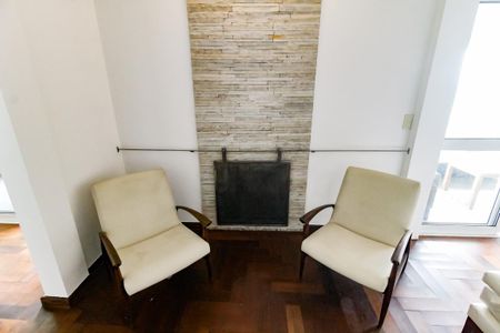 Apartamento à venda com 256m², 4 quartos e 4 vagasDetalhe - Sala 1 (lareira)