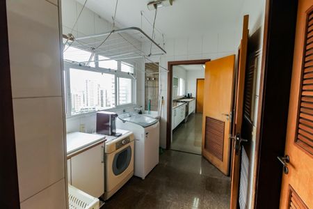 Apartamento à venda com 256m², 4 quartos e 4 vagasÁrea de Serviço