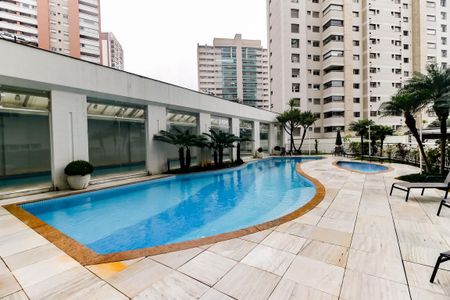 Apartamento à venda com 256m², 4 quartos e 4 vagasÁrea comum - Piscina
