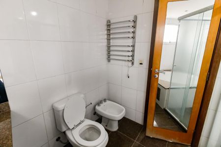 Apartamento à venda com 256m², 4 quartos e 4 vagasBanheiro da Suíte 3