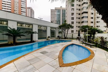 Apartamento à venda com 256m², 4 quartos e 4 vagasÁrea comum - Piscina