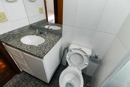 Apartamento à venda com 256m², 4 quartos e 4 vagasBanheiro da Suíte 4