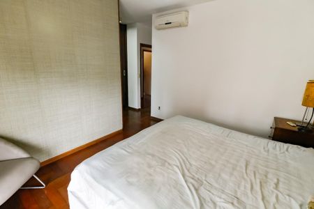 Apartamento à venda com 256m², 4 quartos e 4 vagasSuíte 3