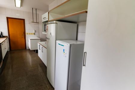 Apartamento à venda com 256m², 4 quartos e 4 vagasCozinha - Armários