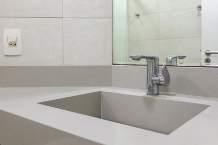 Apartamento à venda com 77m², 3 quartos e 1 vaga Apartamento à venda com 77m², 3 quartos e 1 vagaBanheiro da Suíte