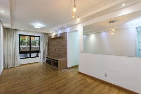 Sala de apartamento à venda com 3 quartos, 77m² em Vila Progredior, São Paulo