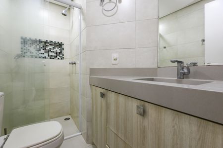 Apartamento à venda com 77m², 3 quartos e 1 vaga Apartamento à venda com 77m², 3 quartos e 1 vagaBanheiro da Suíte