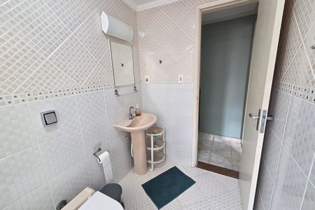 Banheiro de apartamento para alugar com 1 quarto, 63m² em Cidade Ocian, Praia Grande
