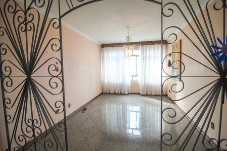 Apartamento à venda com 108m², 2 quartos e 1 vaga