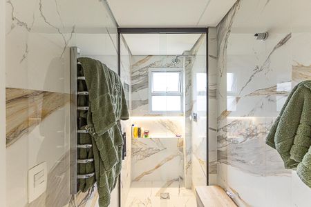 Apartamento à venda com 85m², 3 quartos e 2 vagas Apartamento à venda com 85m², 3 quartos e 2 vagasBanheiro da Suíte
