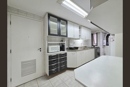Apartamento para alugar com 95m², 3 quartos e 2 vagas Apartamento para alugar com 95m², 3 quartos e 2 vagasCozinha