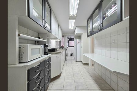 Apartamento para alugar com 95m², 3 quartos e 2 vagas Apartamento para alugar com 95m², 3 quartos e 2 vagasCozinha