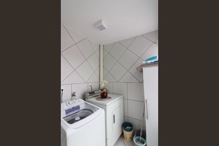 Casa à venda com 228m², 3 quartos e 6 vagasÁrea de Serviço
