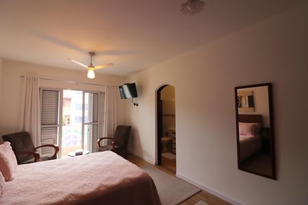 Casa à venda com 228m², 3 quartos e 6 vagasSuíte
