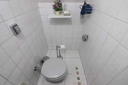 Casa à venda com 228m², 3 quartos e 6 vagasLavabo da Garagem