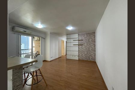 Apartamento para alugar com 70m², 3 quartos e 1 vaga