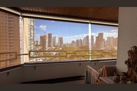 Apartamento à venda com 162m², 2 quartos e 2 vagas Apartamento à venda com 162m², 2 quartos e 2 vagasVaranda