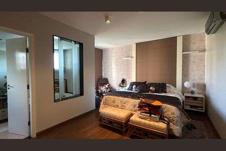 Suíte 1 de apartamento à venda com 2 quartos, 162m² em Setor Bueno, Goiânia