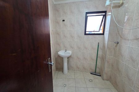 Apartamento para alugar com 70m², 2 quartos e 1 vaga Apartamento para alugar com 70m², 2 quartos e 1 vagaBanheiro da Suíte 1