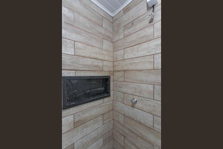 Banheiro de kitnet/studio para alugar com 1 quarto, 29m² em Mário Quintana, Porto Alegre