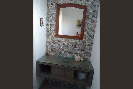 Banheiro de casa de condomínio para alugar com 4 quartos, 263m² em Águas claras, Viamão