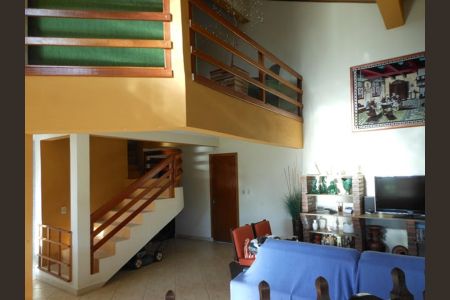 Sala de casa de condomínio para alugar com 4 quartos, 263m² em Águas claras, Viamão