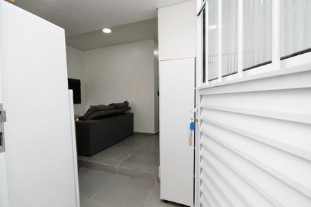 Entrada de casa para alugar com 2 quartos, 50m² em Bairro Jardim Nossa Senhora das Graças, Cotia