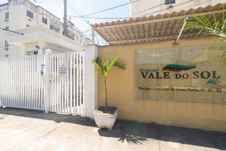 Fachada de apartamento para alugar com 3 quartos, 56m² em Campo Grande, Rio de Janeiro