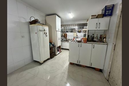 Casa à venda com 202m², 4 quartos e 2 vagas Casa à venda com 202m², 4 quartos e 2 vagasCozinha