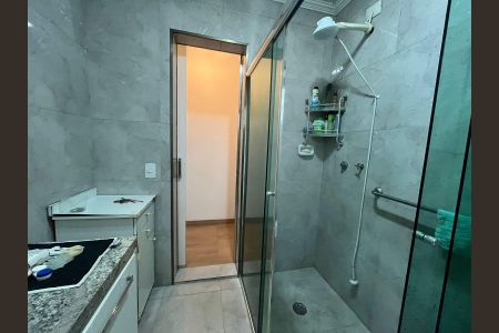 Casa à venda com 202m², 4 quartos e 2 vagas Casa à venda com 202m², 4 quartos e 2 vagasBanheiro