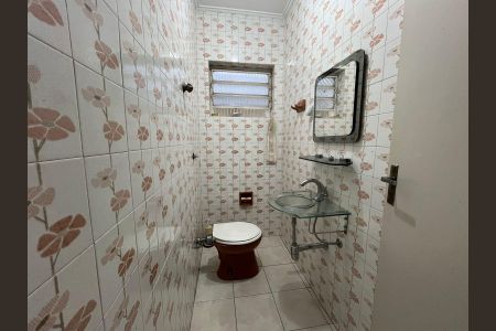 Casa à venda com 202m², 4 quartos e 2 vagas Casa à venda com 202m², 4 quartos e 2 vagasBanheiro